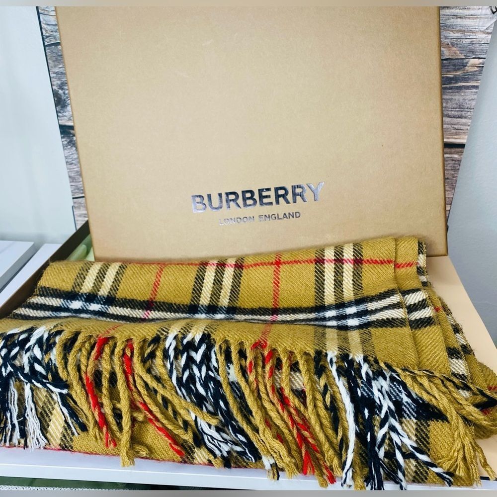 Burberry Lambswool Nova Check Vintage Scarf Authentic
